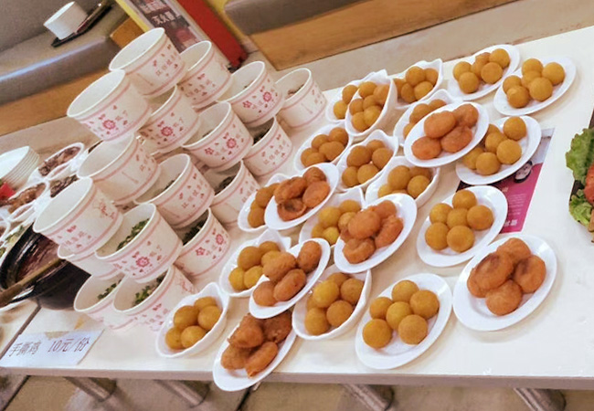 感恩回饋美食節,美食在食堂，好吃在金筷子