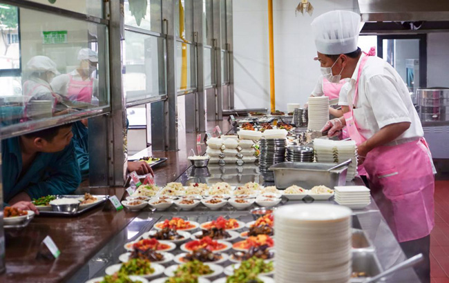 正規食堂承包：注重食品安全，吃上放心飯菜